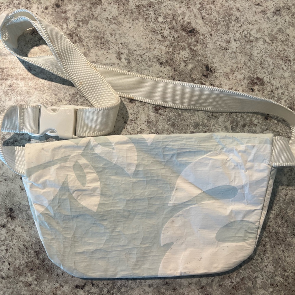 Aloha Collection Mini Hip Pack - Picture 2 of 3